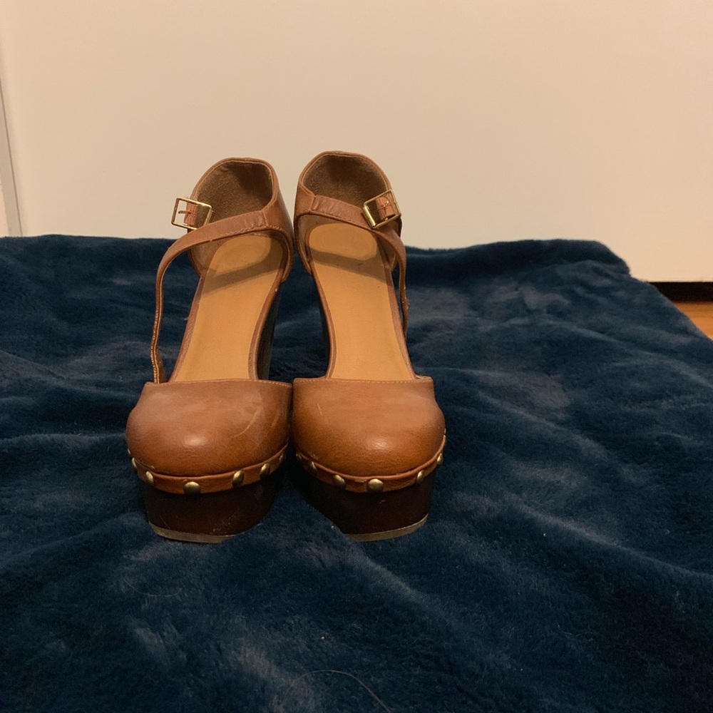Tan heels
